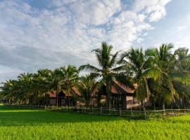 Thala Tra Vinh, hotel com piscina em Tr&agrave; Vinh
