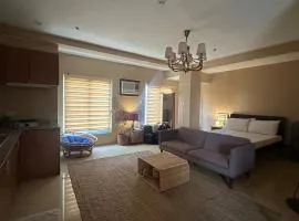 Centrally Located Spacious Studio Near the Beach