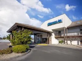 Edgewater Inn and Suites, an Ascend Collection Hotel