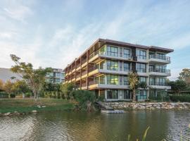 The H2O Khao Yai, hotel din Ban Rai Khlong Sai