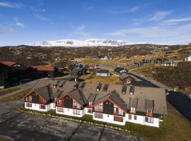 Alpine Apartment with Parking and Balcony, hotel in Ustaoset