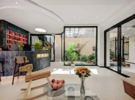 Shangri La cuckoo hotel