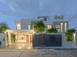 Private Pool Villa 5 Bedroom - Wealth Pool Villa Chiang Mai