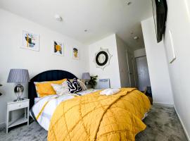 YSquared studio, Hotel in Falkirk