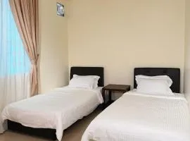 Cozy Suite with Twin Beds & Lounge