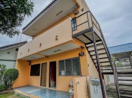 Luigi Guest House & Kitchen, hotel in Sattahip