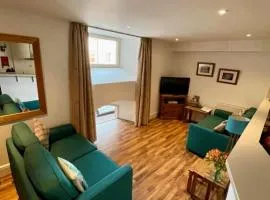 Stunning spacious Apartment on River Ness