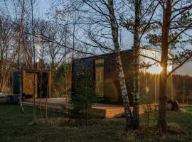 Balsam Fir Mirror House at FarAway Pond, hotel v destinaci Dalton