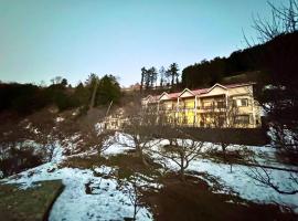 Apple Tree Villa By Exotic Stays, ξενοδοχείο στη Σίμλα