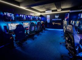 CyberHostel Almada, hotel in Almada