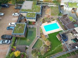 Apartment Rezidence La, hotel with hot tubs in Prague