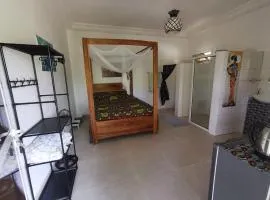 chambre avec piscine proche mer,5 mn de Cap Skirring ,proche Senegaulois