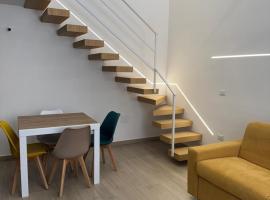 AparthouseRisorgimento CANAPA, hotel a Frattamaggiore