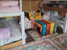 Shannon Estuary Glamping Budget-Sustainable-Biodiversity-Rustic-Countryside Holiday Accommodation, Glampingunterkunft in Effernan