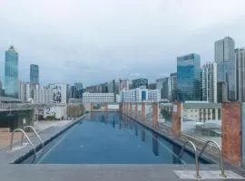 RedDoorz Premium at MyTown New York