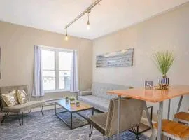 Downtown 2 Bedroom Apartment