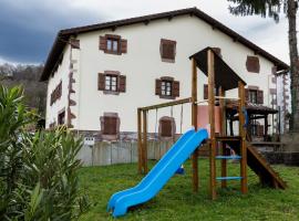 Matxingonea 1, hotel en Urdax