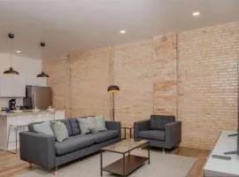 Luxury Downtown 2 Bedroom Flat