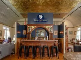 Dancing Moon Luxury Loft and Event Space - Sleeps 12