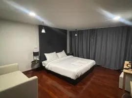 โรงแรม B24 Hostel