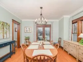 Character Family Home - 3 bedroom 2 bath