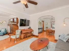 Character Family Home - 3 bedroom 2 bath