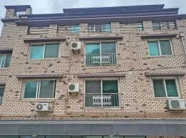 Jeonju Gimmyeongok Kimchi Sukbak Chaehumgwan