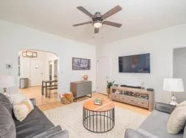 Downtown 2 Bedroom Home - Office