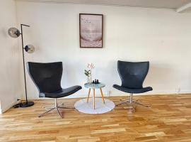 Large central townhouse, only 500m from Horsens city center, hotel v destinaci Horsens