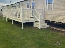 Homely 6 Berth Caravan In Essex At St Osyth Beach Holiday Park Ref 28025Td