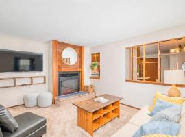 North Appleton Family Home - 3 bedroom Fenced Yard, hotel in Appleton