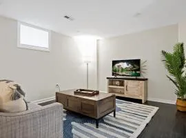Easy METRO 1 min WALK Basement space Comfy