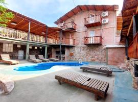 Complejo Turístico Hugo Ávila, hotel in La Rioja