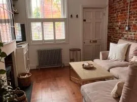 Two Bedroom House in the Heart of Winchester