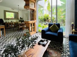 Casa Calma - 2BHK Luxury Villa with Private Pool by evaddo, hotel in Siolim