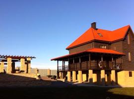 Cozy housing with a terrace, отель в городе Masis