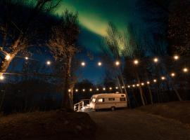 EIRA Glamping - Romantic, Ocean View, Fire Pit、Stornesのホテル