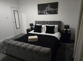 Room 1 Shared House 3 min from Stadium, hotel in Liverpool