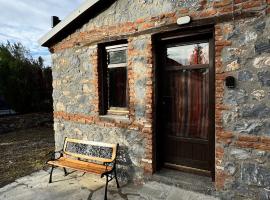 Nest Suite, hotel in Palaios Agios Athanasios