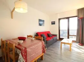 Studio rénové 4 pers avec balcon sud, proche pistes et commerces, casier à skis, parking - FR-1-687-33