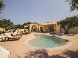 Nono's Fioro Premium Houses, By TK Property Management