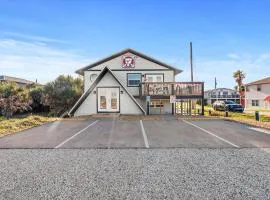 Oceanfront 2-Bedroom Condo | Pet Friendly | Deck & Views | Near Beach