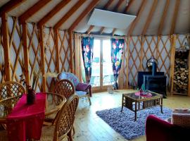 Glamping Niebiańska Osada Jurty Dolnośląskie & SPA, camping de luxe à Polanica-Zdrój
