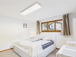 Comfortable studio near Saas-Fee ideal for couples, hotel v destinaci Saas-Grund