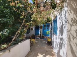 Beit El Asfour - Traditional Home with a Cave, hotel en Baalbeck