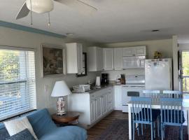 Unit 232 Beautiful Cedar key, Hotel in Cedar Key