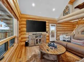 Here & Now | Yellowstone Cabin w/ Hot Tub & Views!