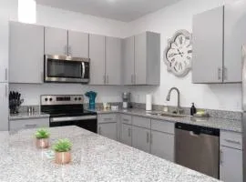 Stylish Stay Off I-65, Pets Welcome