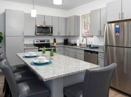 Oak Mountain Retreat with Fitness Center, hotel i Pelham