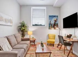 Beautiful 1 BR Renovated Apt in downtown